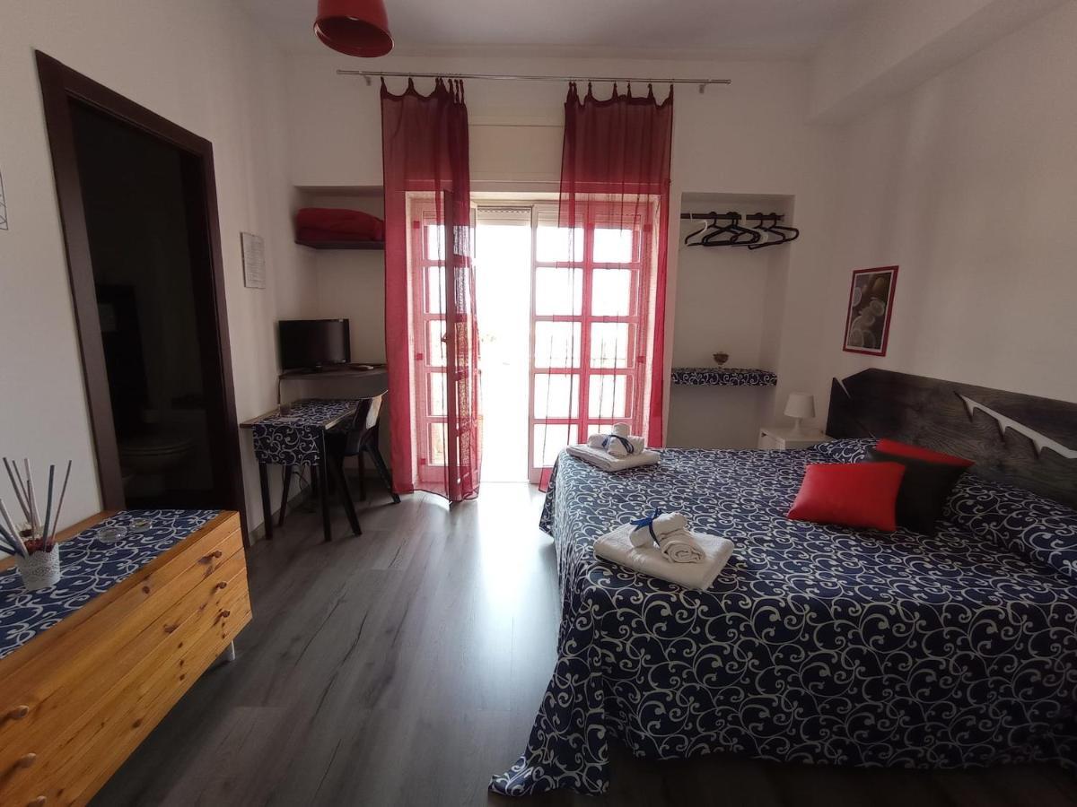 Idria B&B Barcellona-Pozzo di Gotto Exteriör bild
